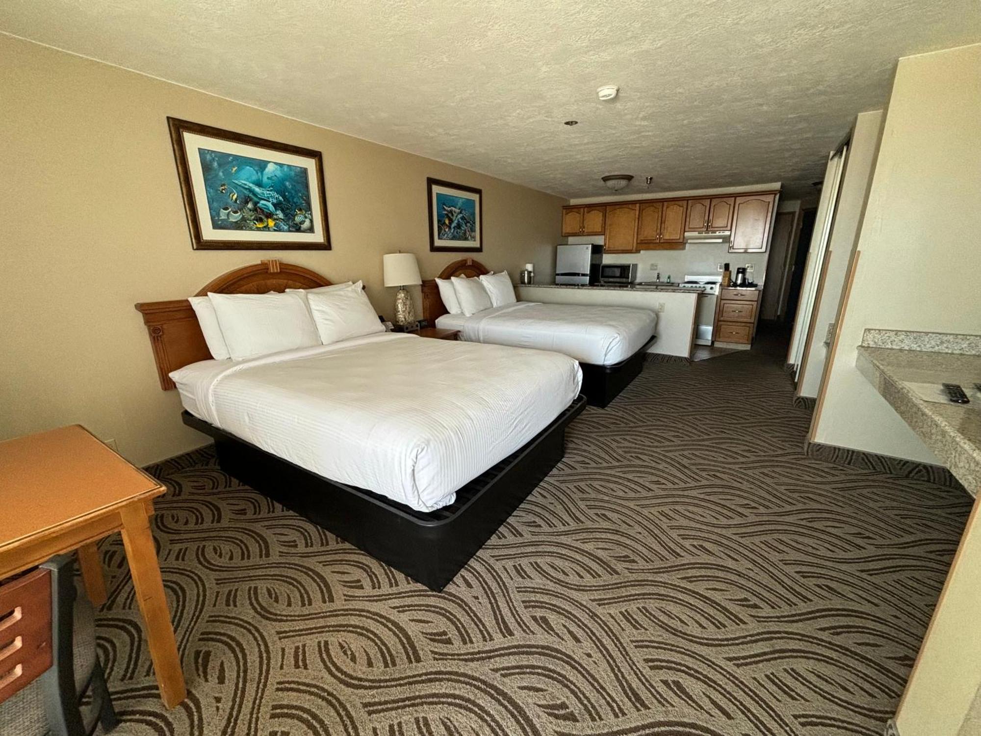 Promenade Inn & Suites Oceanfront Seaside Buitenkant foto