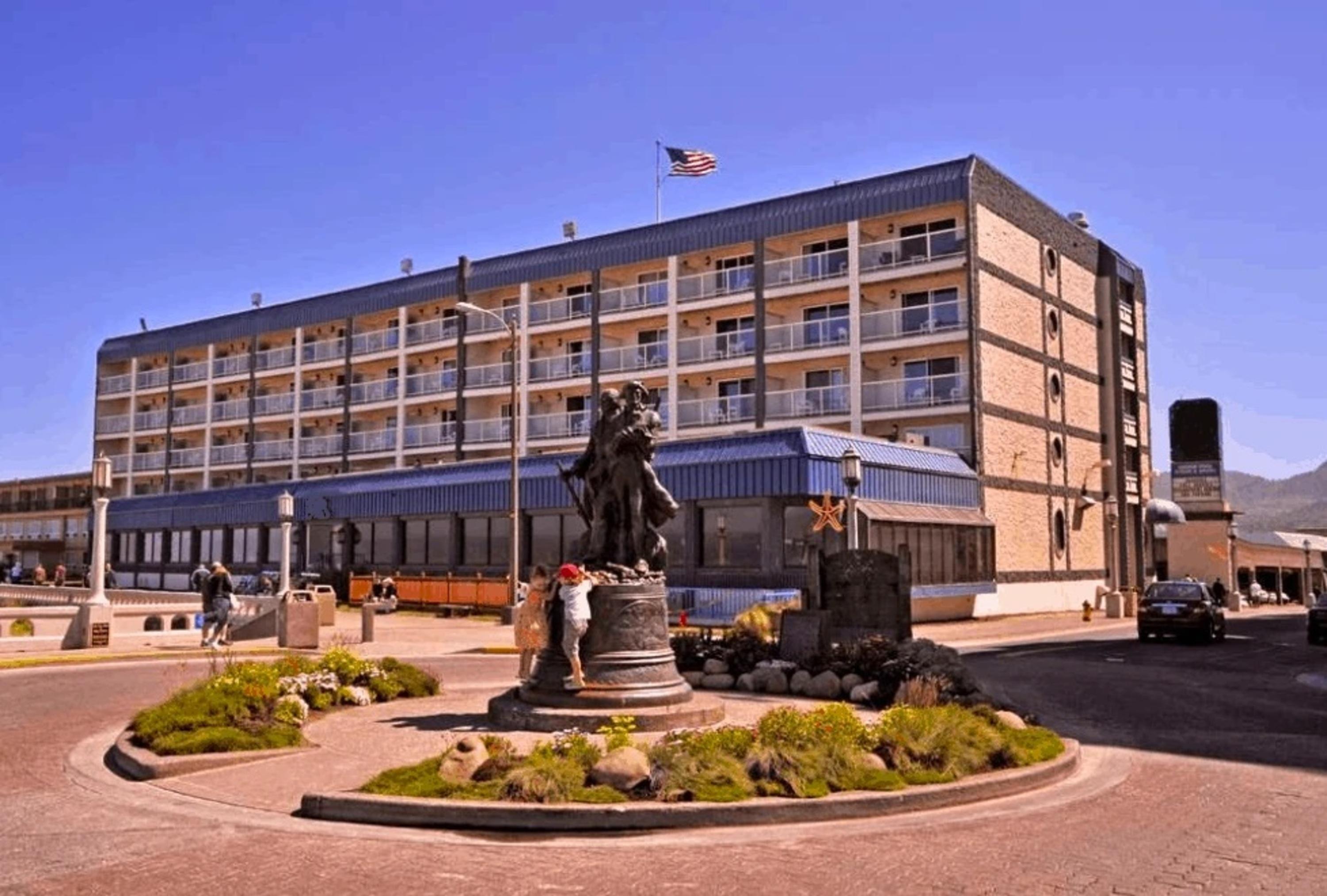 Promenade Inn & Suites Oceanfront Seaside Buitenkant foto