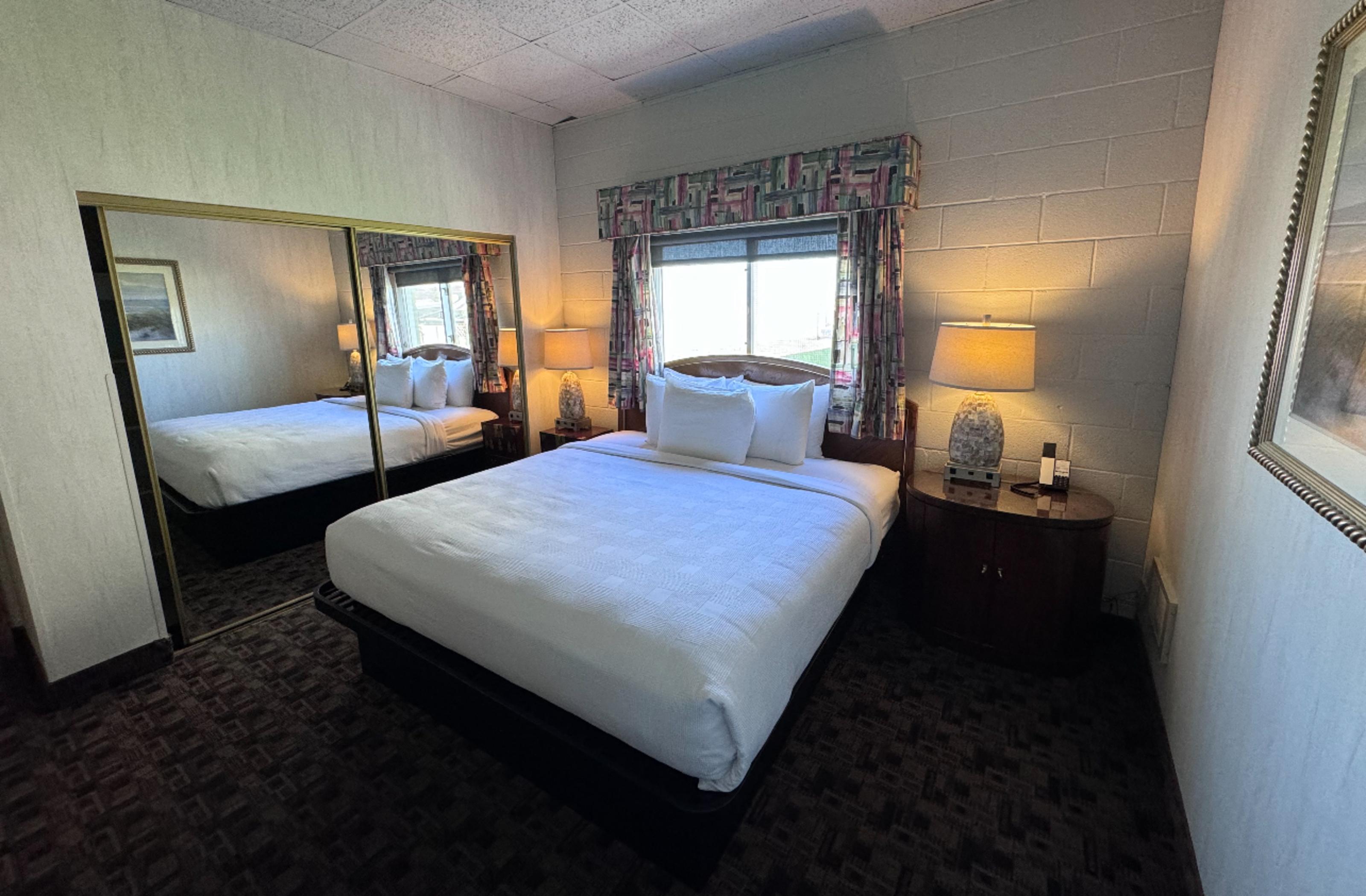 Promenade Inn & Suites Oceanfront Seaside Buitenkant foto