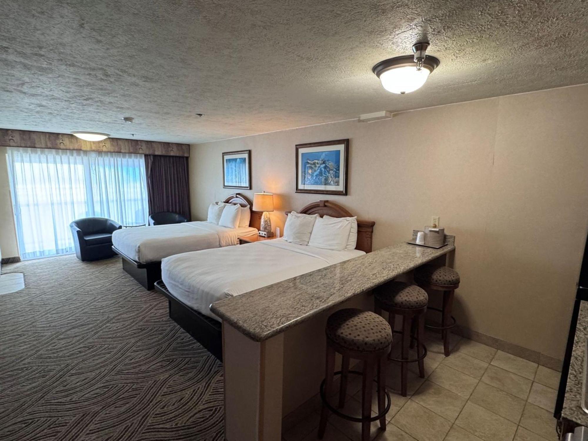 Promenade Inn & Suites Oceanfront Seaside Buitenkant foto