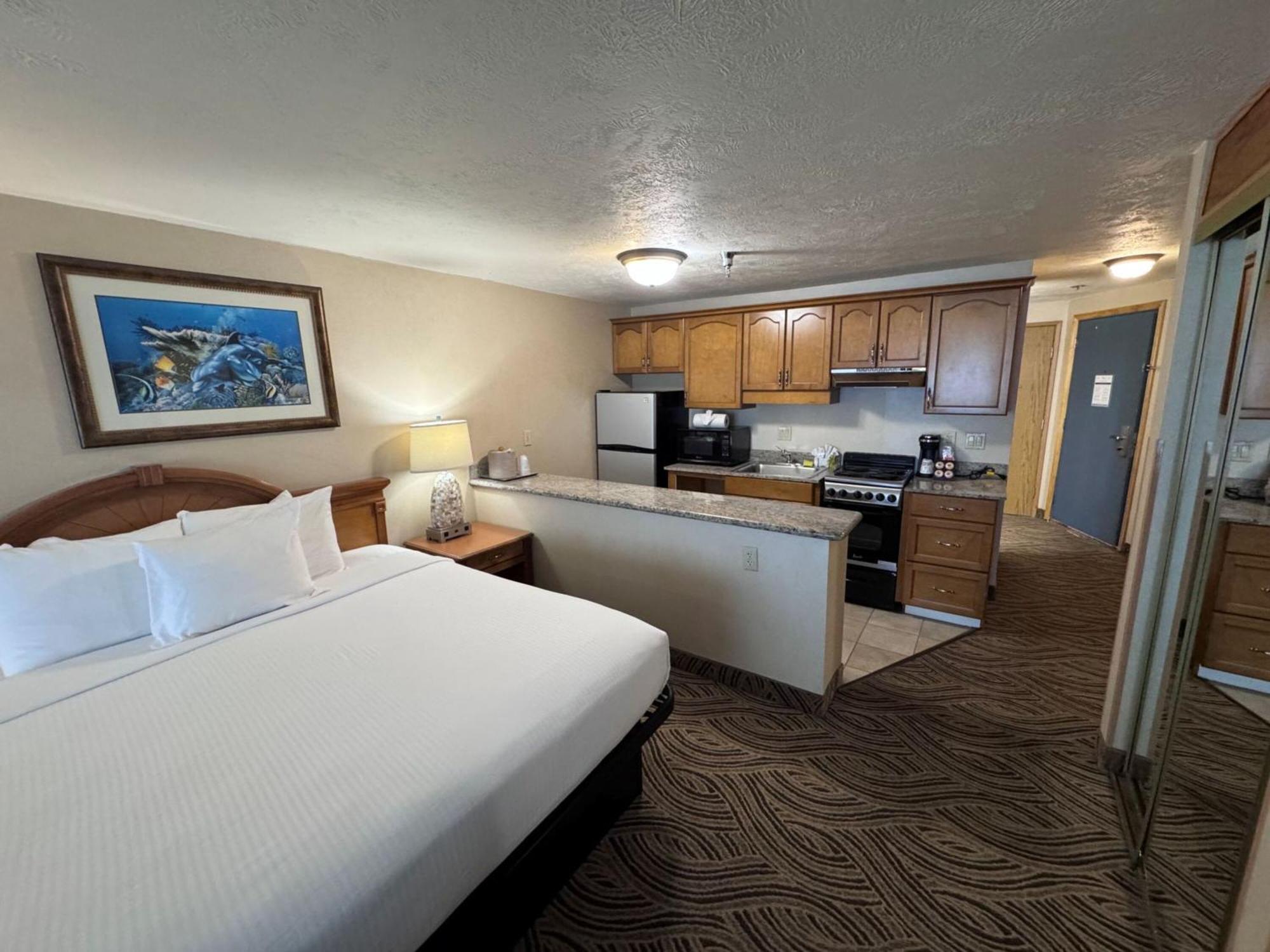 Promenade Inn & Suites Oceanfront Seaside Buitenkant foto