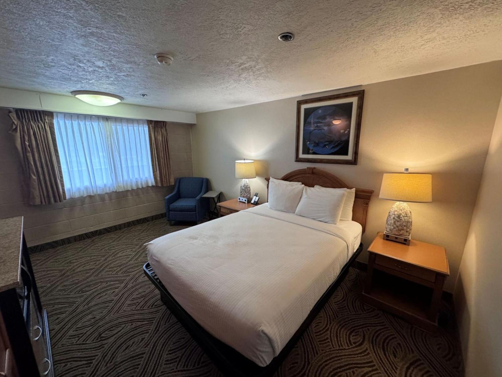 Promenade Inn & Suites Oceanfront Seaside Buitenkant foto