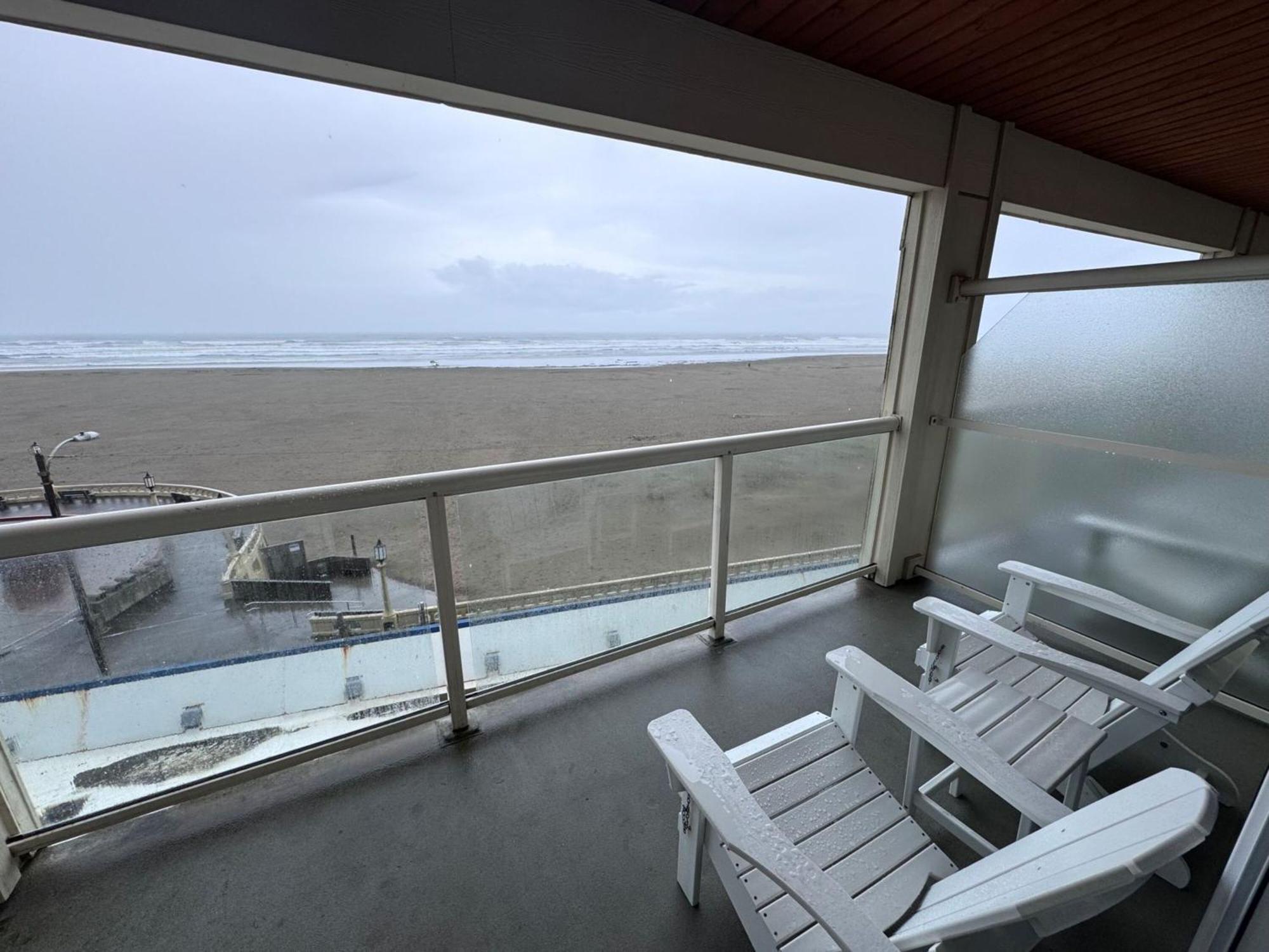 Promenade Inn & Suites Oceanfront Seaside Buitenkant foto