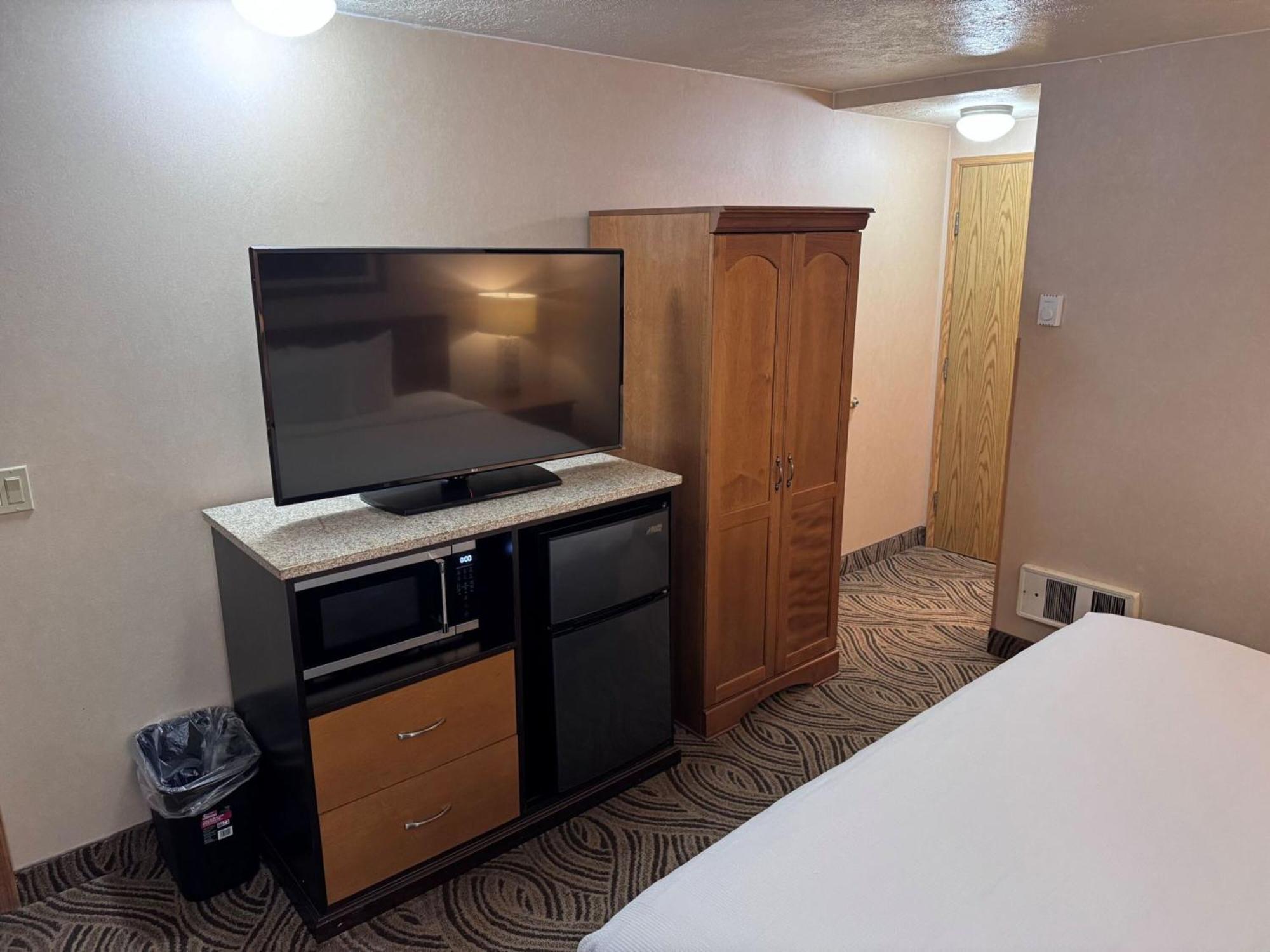 Promenade Inn & Suites Oceanfront Seaside Buitenkant foto